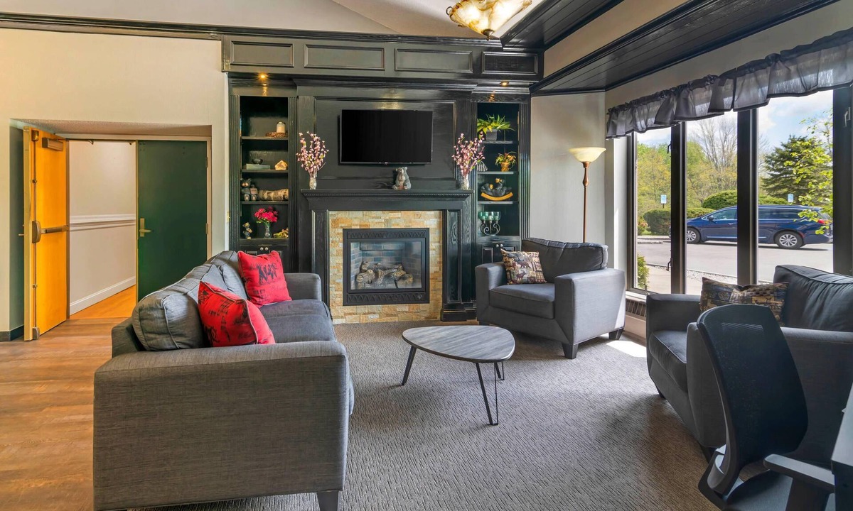 Orono Hotel | Black Bear Inn, an Ascend Collection Hotel