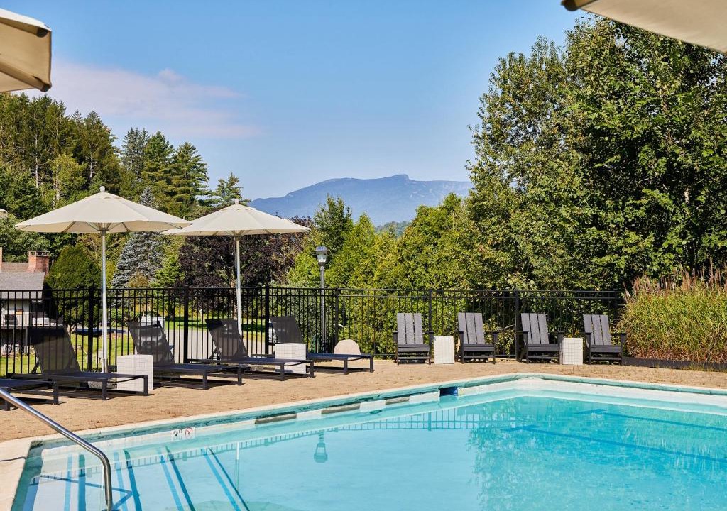 Stowe Area Hotel | Bluebird Cady Hill Lodge