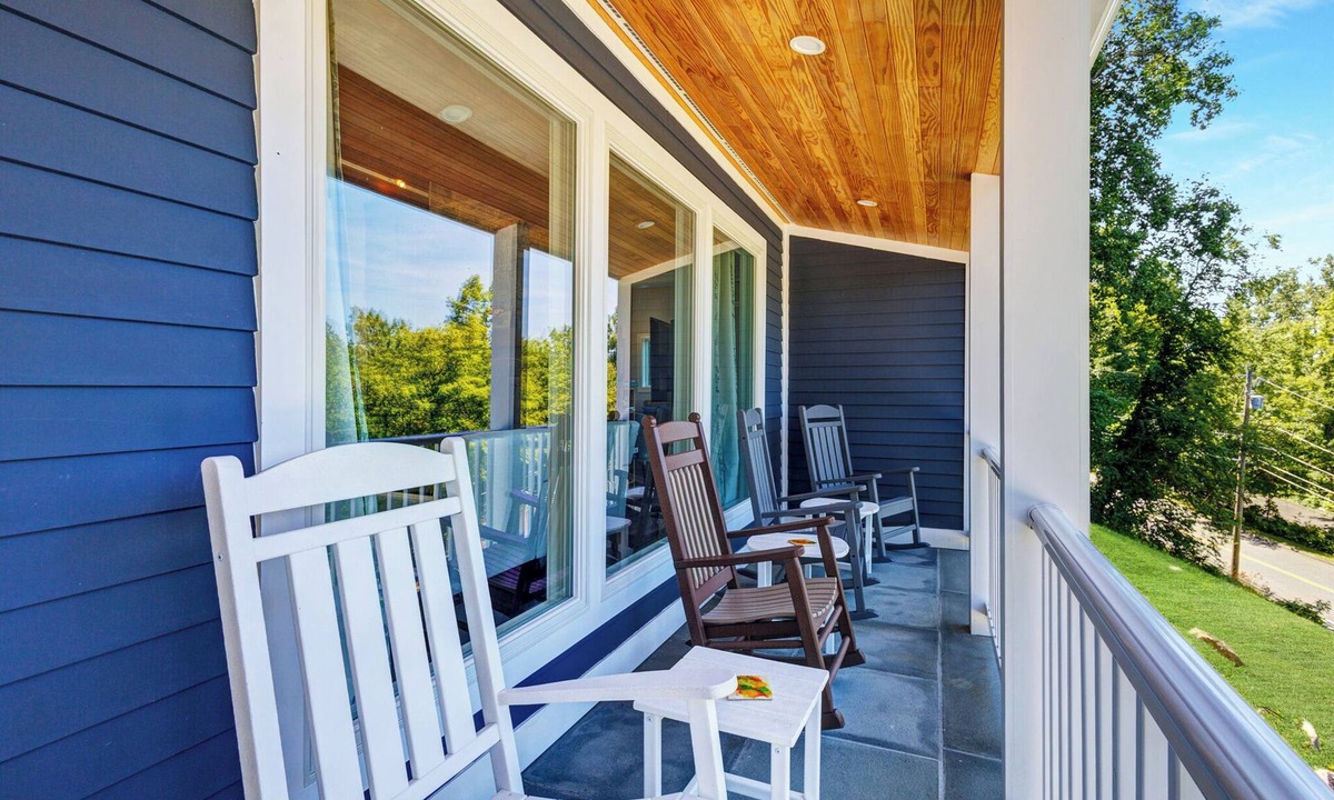 New Milford House | Bluewater Lodge at Candlewood Lake
