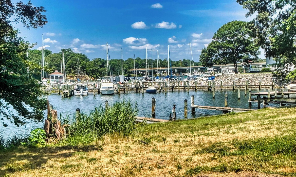 Lexington Park House | Boho Waterfront Escape 5BR Deep-Water Piers Family Fun