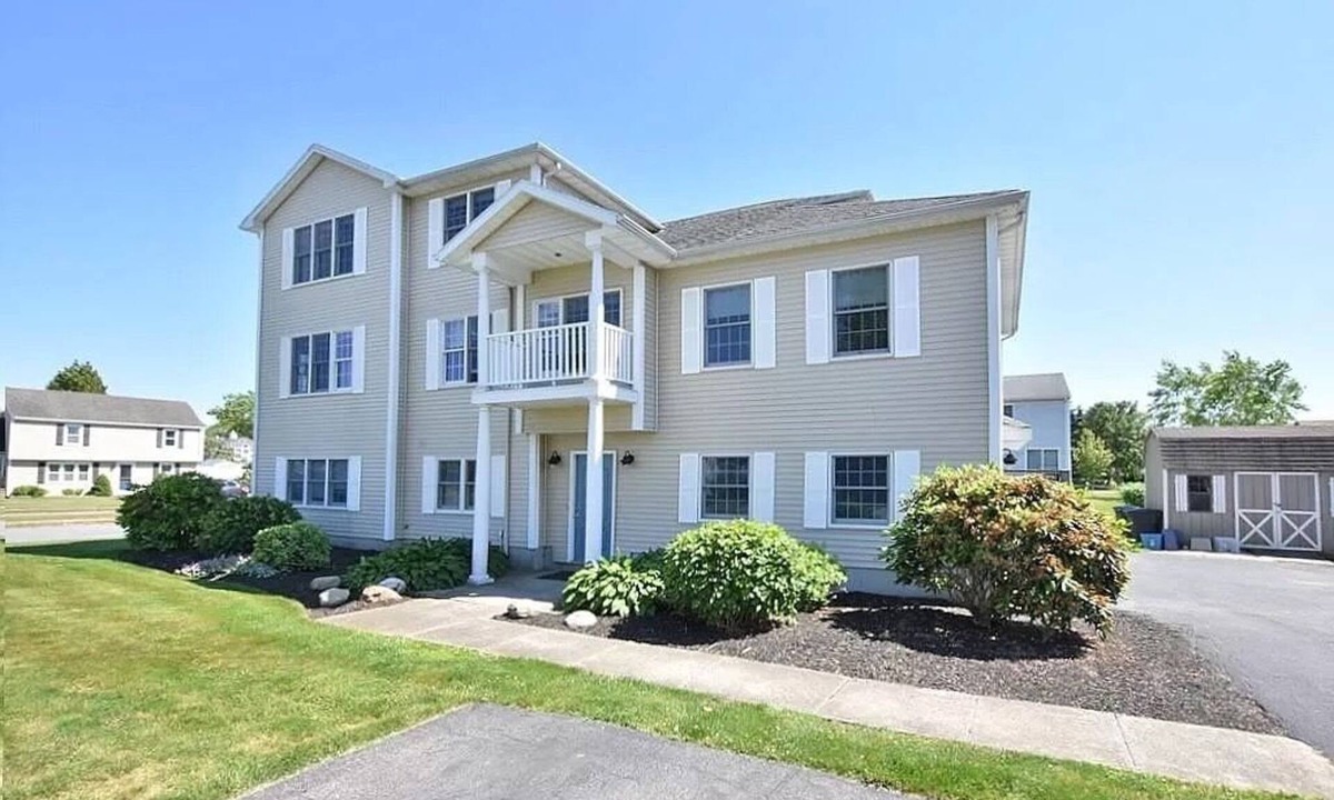 Eastward Look House | Book Now for Fun in the Sun! Spring & Summer 2026