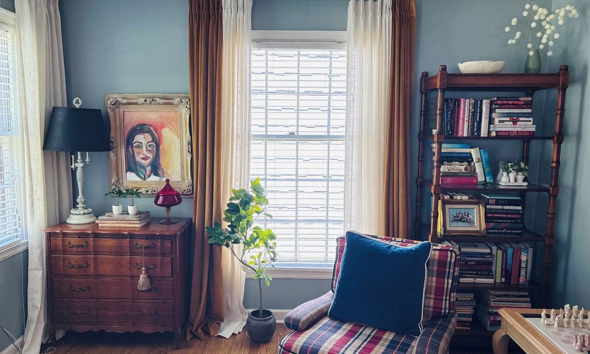 Roeland Park House | Boutique Cottage Near Plaza, Westport & Downtown KC