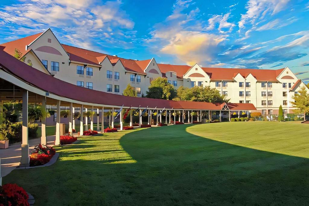 Table Rock Hotel | Branson Hillside Hotel
