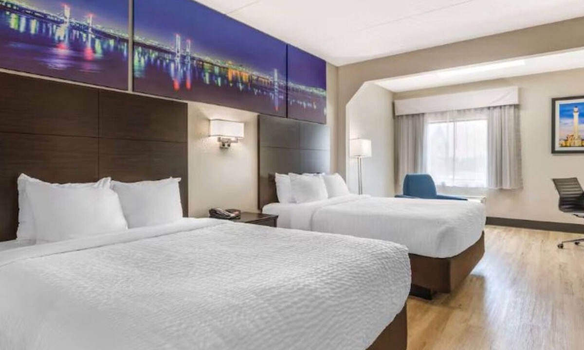 Jeffersontown Hotel | Bright and Comfortable Hotel Stay Near Louisville’s Best Entertainment Spots
