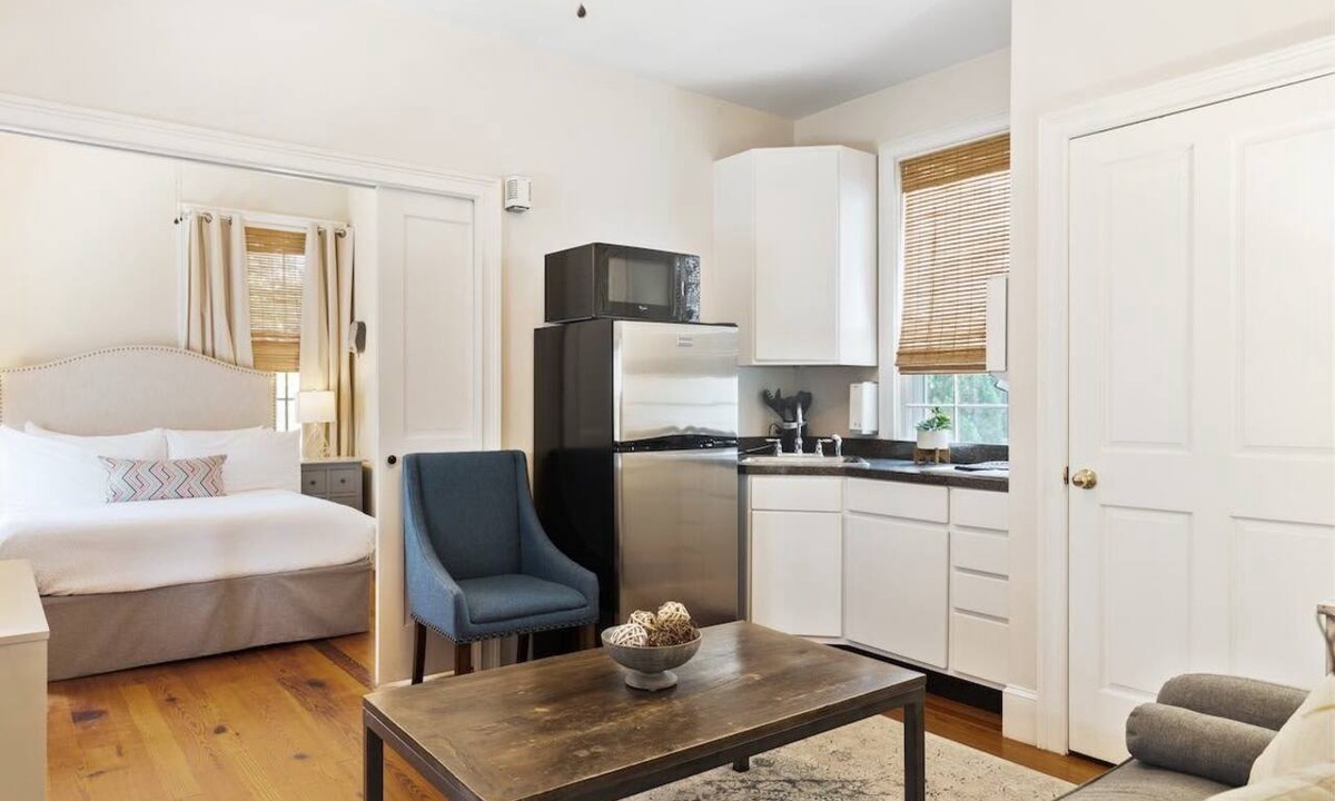 Cannonborough Elliotborough Apartment | Bright & Secluded Apartment with Pool Access