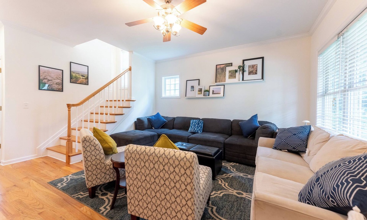 Charlottesville House | Bright, Spacious Home Perfect for Groups and Families: 4BR, 5 Beds