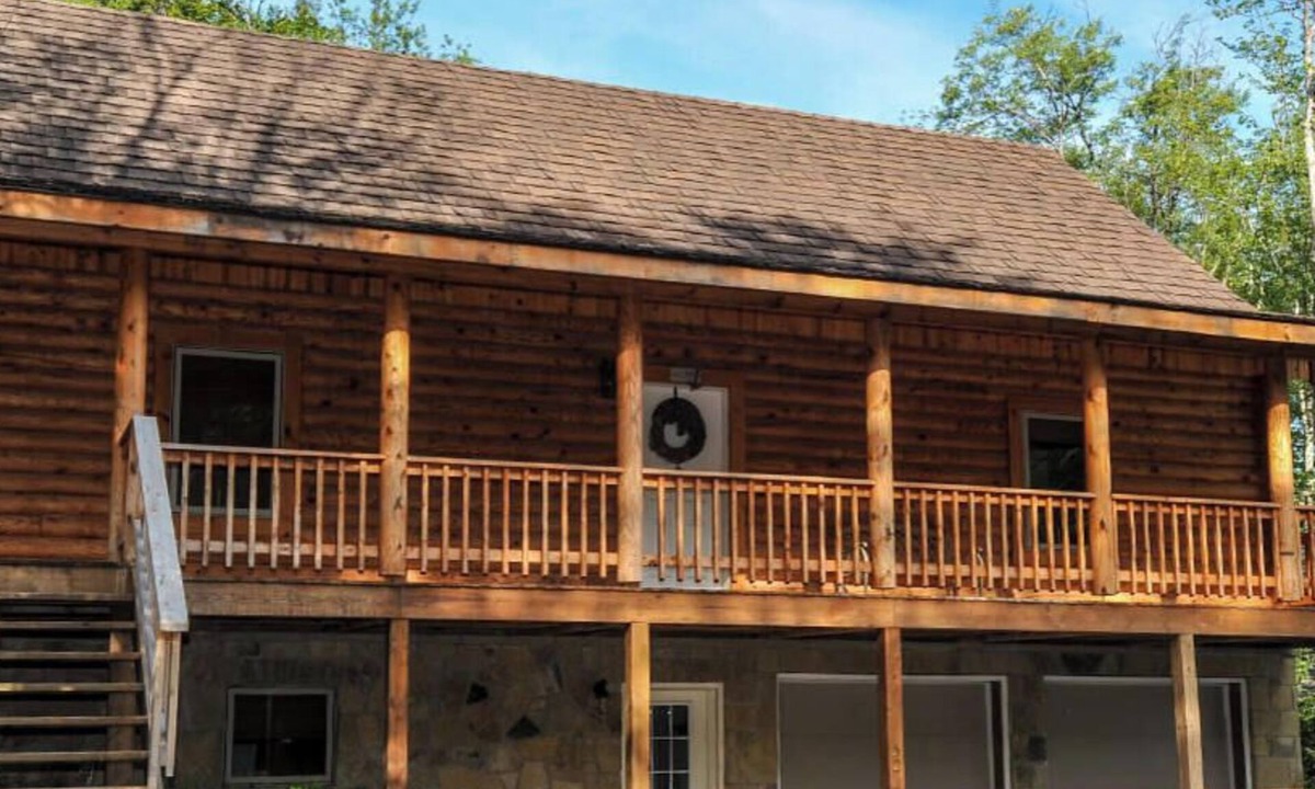 Old Timberline Cabin | Broqvarn is a wonderful all season home! Great Rates! Close to Lodge & Trails!