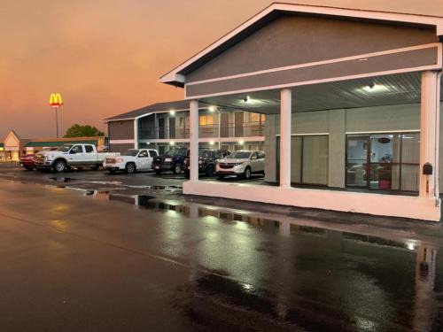 St. Robert Hotel | Budget Inn - Saint Robert