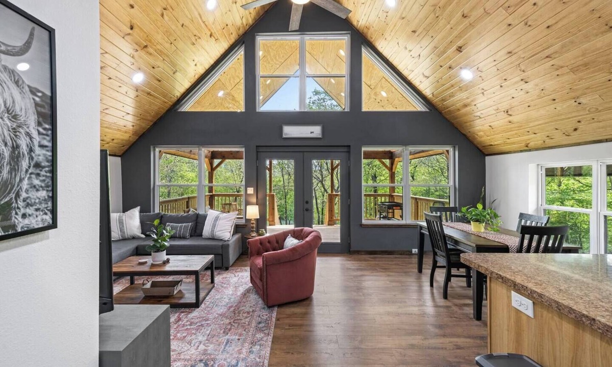 Pickens Cabin | Bungalow Cabin | Riverfront | Kayaks | Stargazing