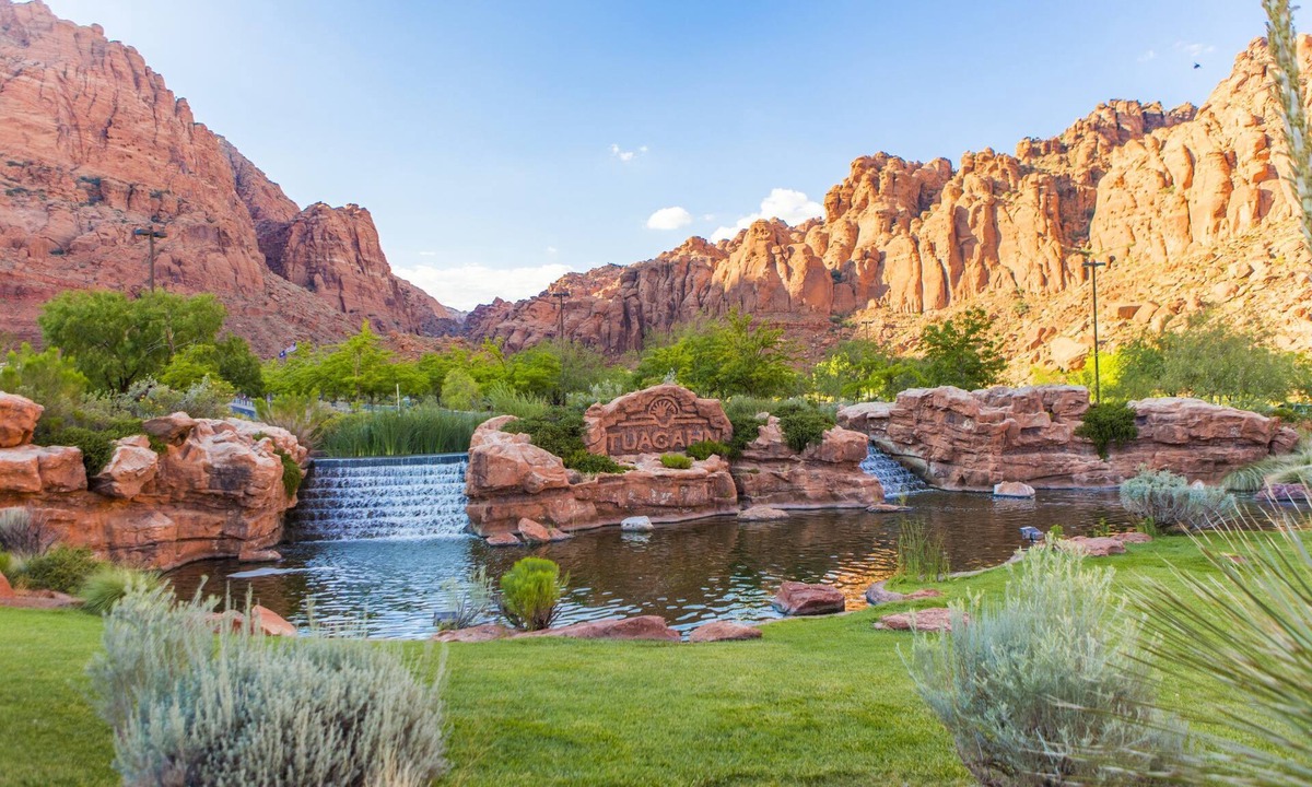 St. George Hotel | Business Travel, Comfy Unit Near Attractions, Parking, Breakfast