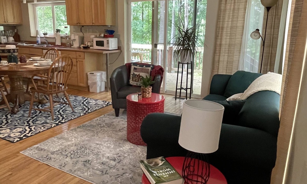 Kerr House | Caban YnY Coed “Welsh” Cabin in the Woods No cleaning fee and Taxes all include