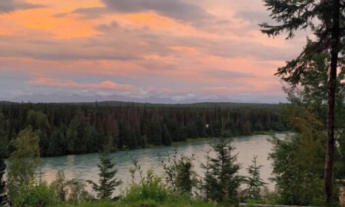 Sterling Cabin | Cabin 3 on the Kenai River
