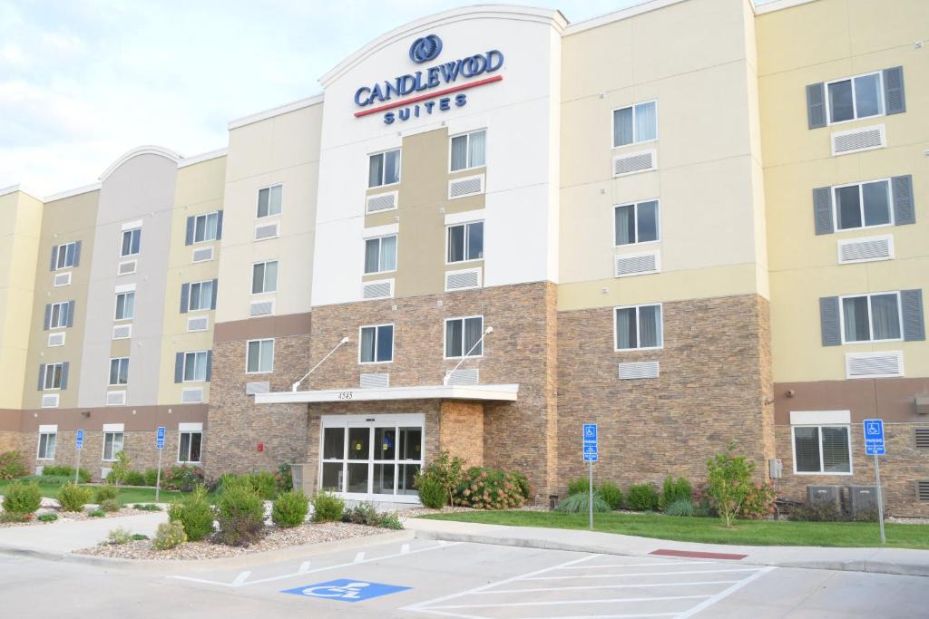 Independence Hotel | Candlewood Suites Independence by IHG