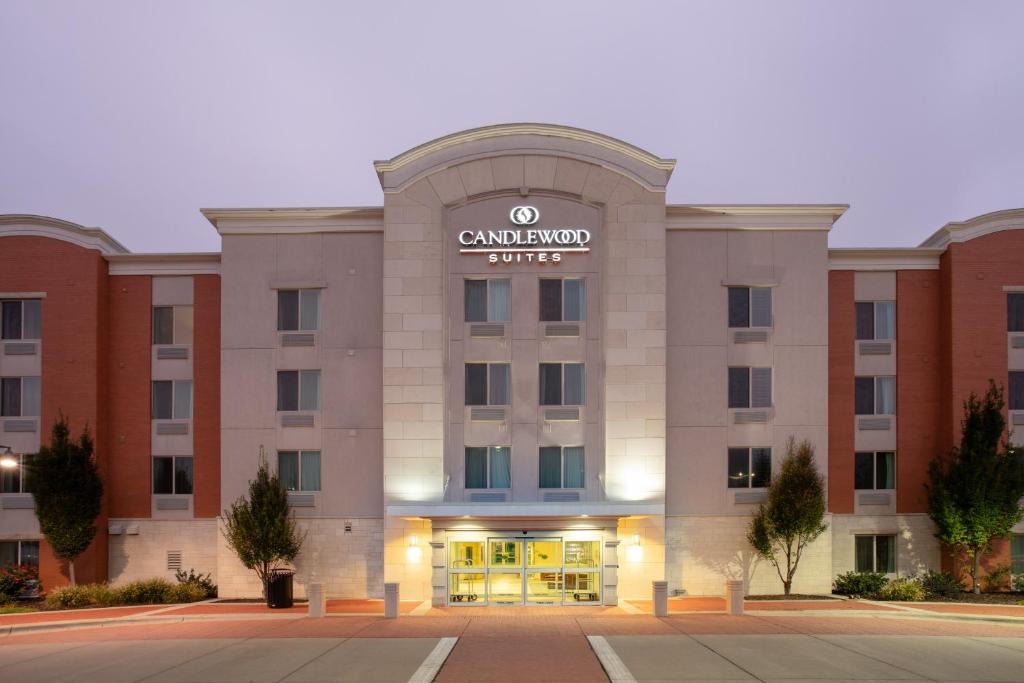 Manhattan Hotel | Candlewood Suites Manhattan by IHG