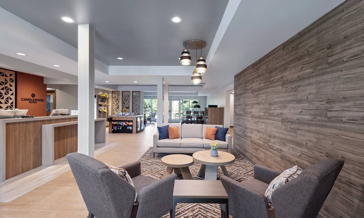 McPherson Hotel | Candlewood Suites Mcpherson by IHG