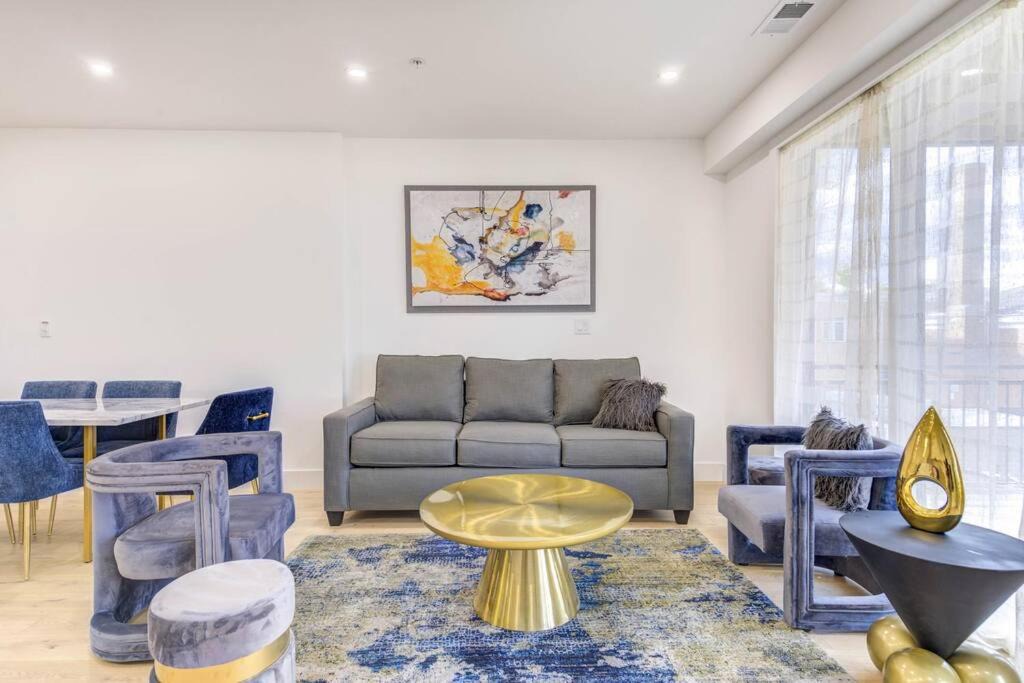 Petworth Apartment | Capitol View 3 DC Penthouse with Rooftop view Free parking and WiFi WIFI