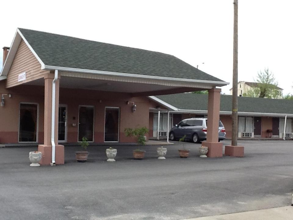 Central City Hotel | Caronoda Motel
