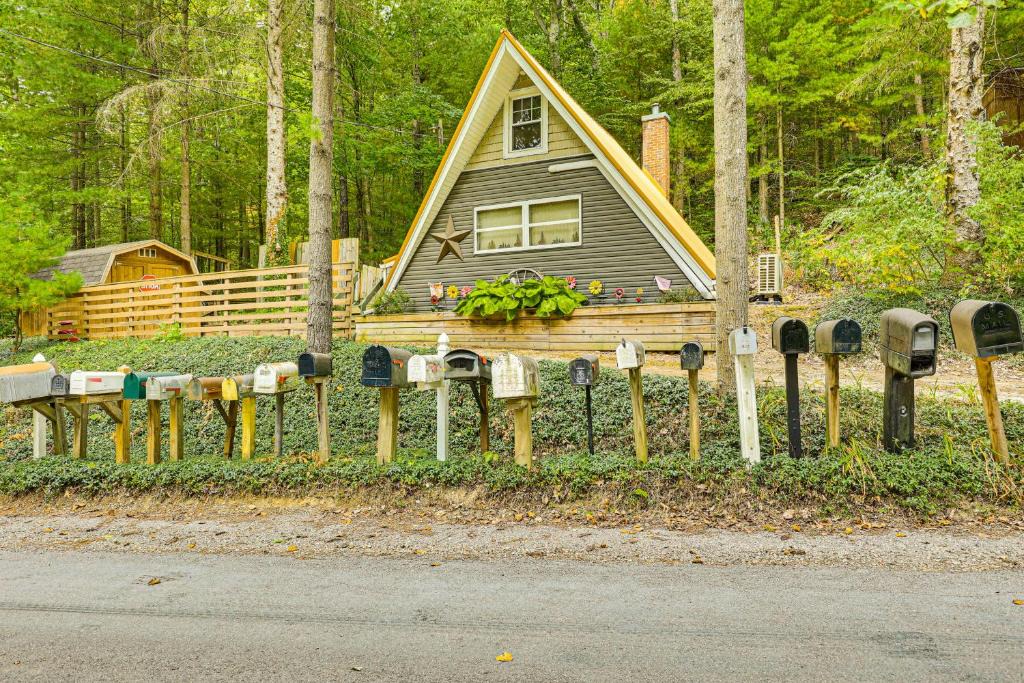 Carrollton Apartment | Carrollton Cabin w/Patio & Fire Pit!