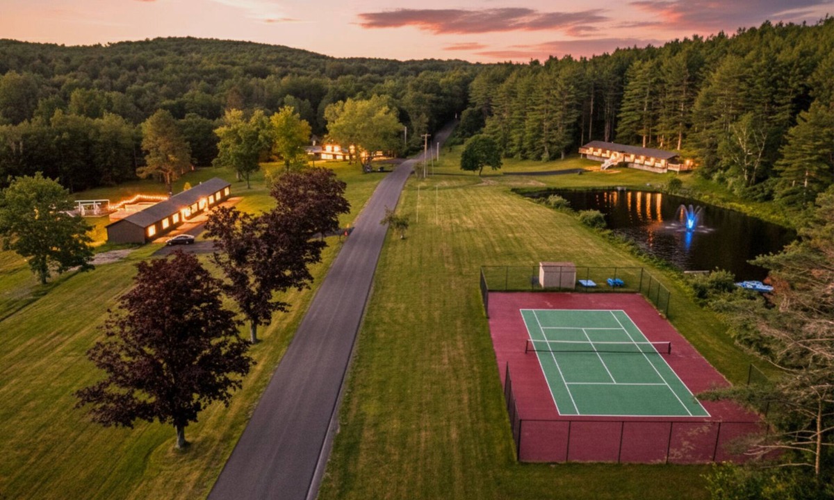 East Durham House | Carter Bridge Estate - Sleeps 52