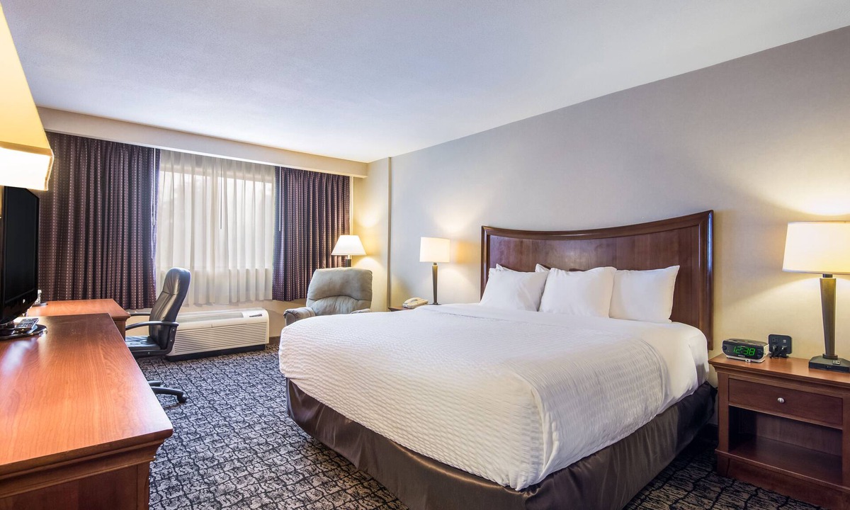 Ithaca Hotel | Cayuga Blu Hotel