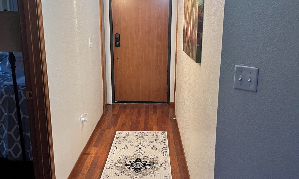 Fairview Apartment | CCC-Clean, Comfortable and Cozy