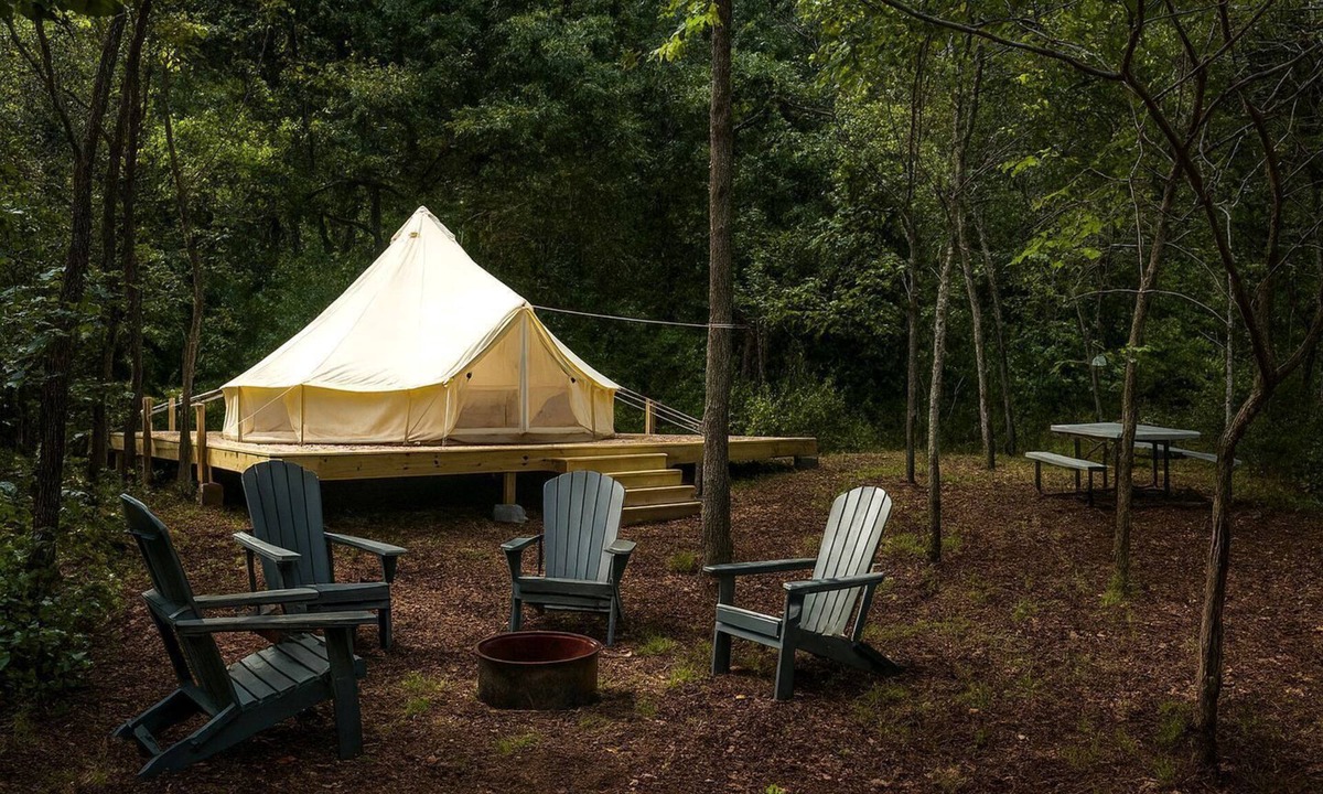 Boss House | Celestial Glamping Bell Tent Oasis Near Sinking Creek, Missouri