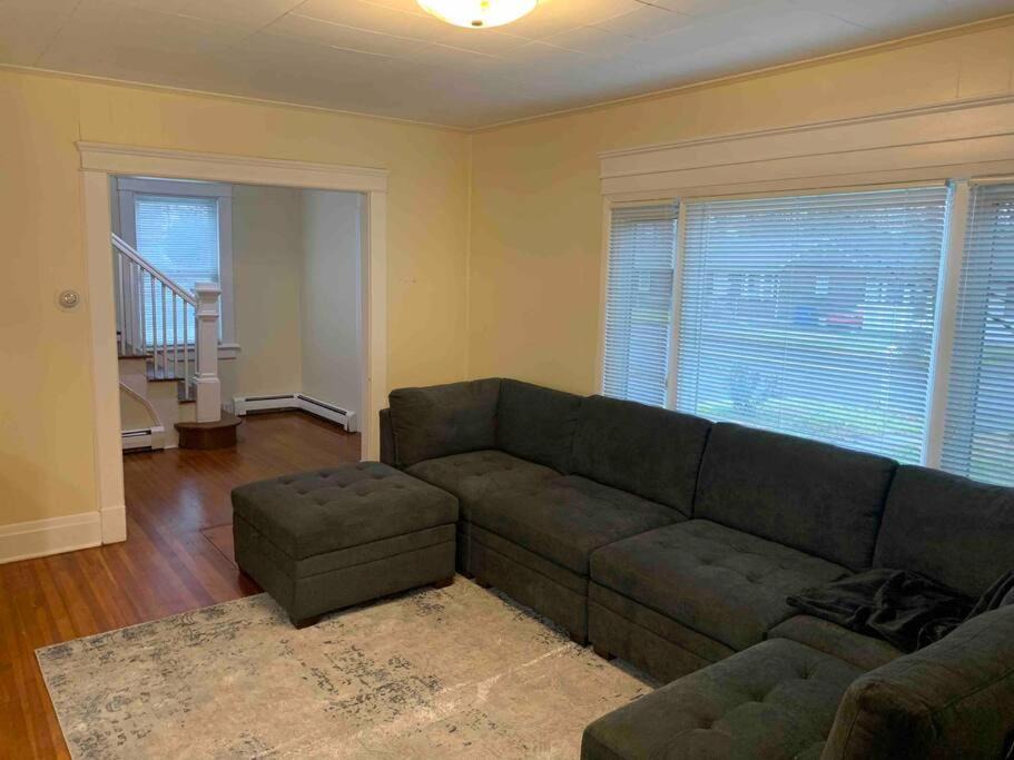 Danbury House | Centrally Close to West-Conn and Danbury Hospital