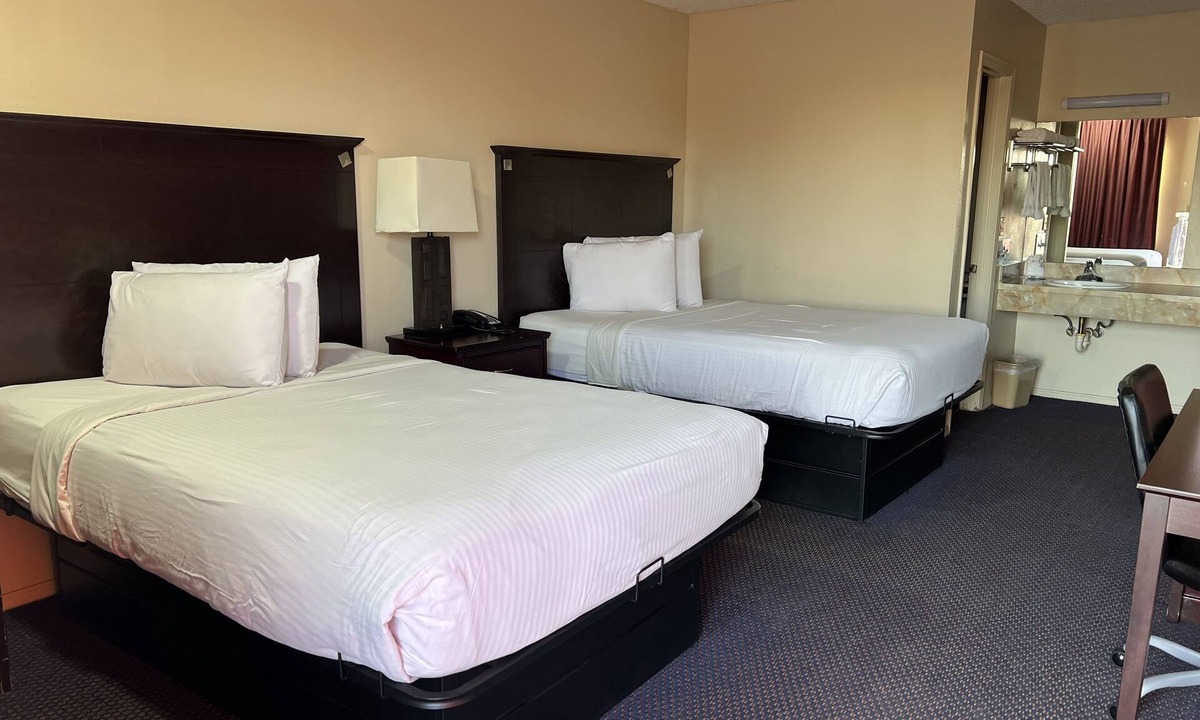 Marlow Hotel | Century inn motel