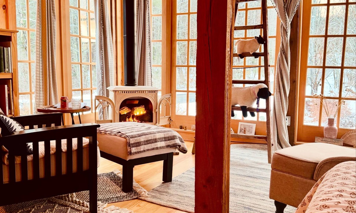 Greenfield Cabin | Charming 16x16 pine cabin in delightful Greenfield New Hampshire with WiFi