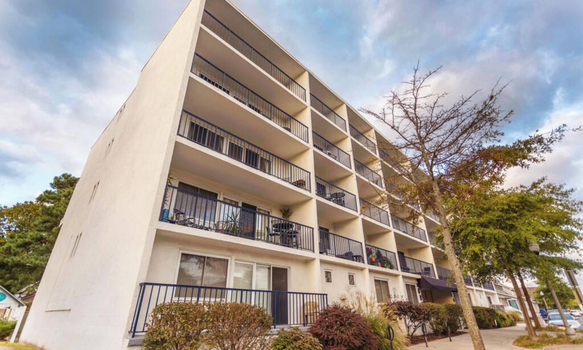 The Pines Condo | Charming 1BR Rehoboth Condo w/Elevator, Parking&Beach Access – Perfect Getaway!