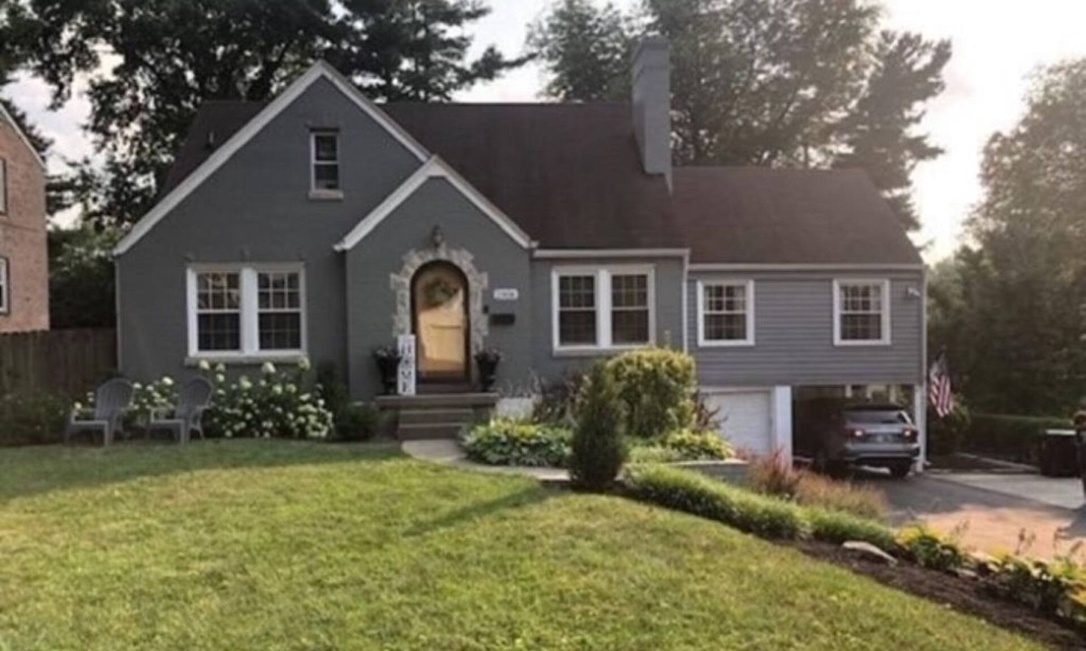 Gardiner Lane House | Charming 4-bedroom house in the upper Highlands neighborhood in Louisville