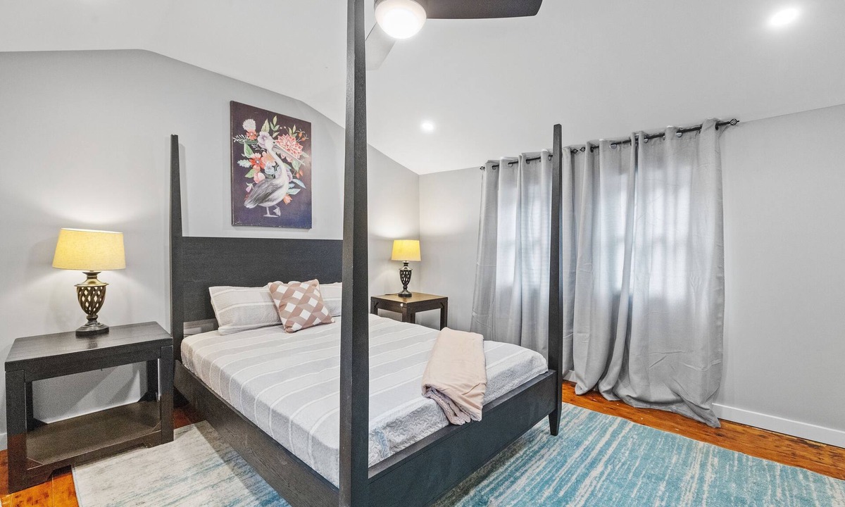 Alton Cottage | Charming Alton Bay Getaway – 1BR Cottage, Pool Access & Walk to Lake