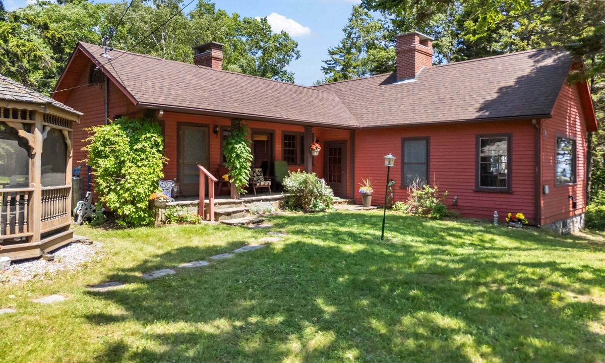Bailey Island House | Charming Bailey Island Coastal Getaway with Stunning Casco Bay Views.