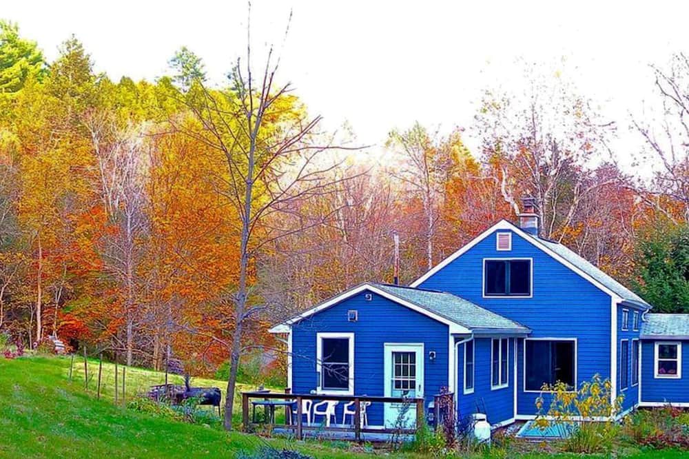 Chesterfield Cabin | Charming Cabin Getaway with a Wood-Burning Stove in Chesterfield, Massachusetts