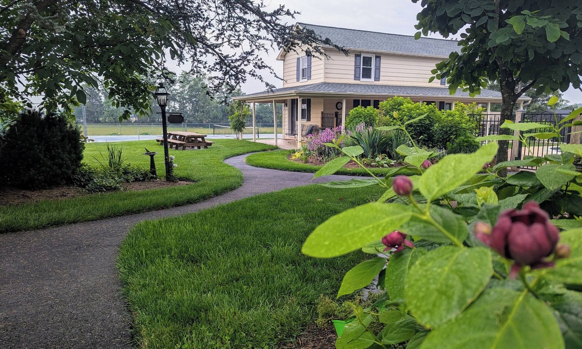 Taneytown House | Charming Farmhouse Getaway With Stunning Mountain Views, Near Gettysburg