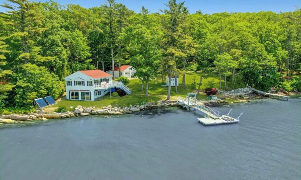 Westport Cottage | Charming, private, waterfront 3-bedroom cottage on Westport Island ME on 1 acre