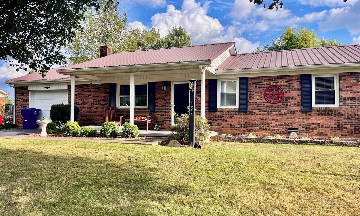 Campbellsville House | Charming Southern Home