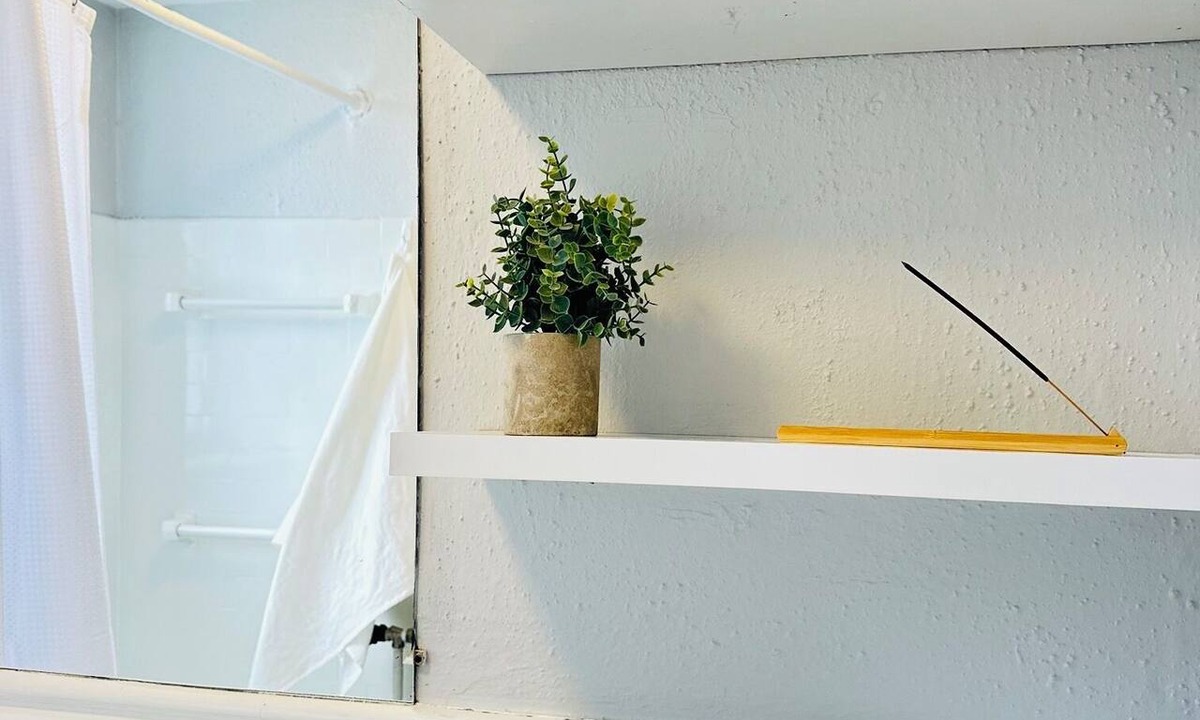 Dwight Apartment | Charming Studio apartment with fitness room, WiFi in marvelous New Haven