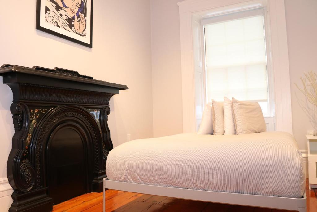 Beacon Hill Apartment | Charming & Stylish Studio on Beacon Hill #11