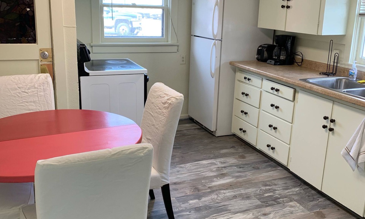 Downtown Anchorage House | Charming Town Center Cottage