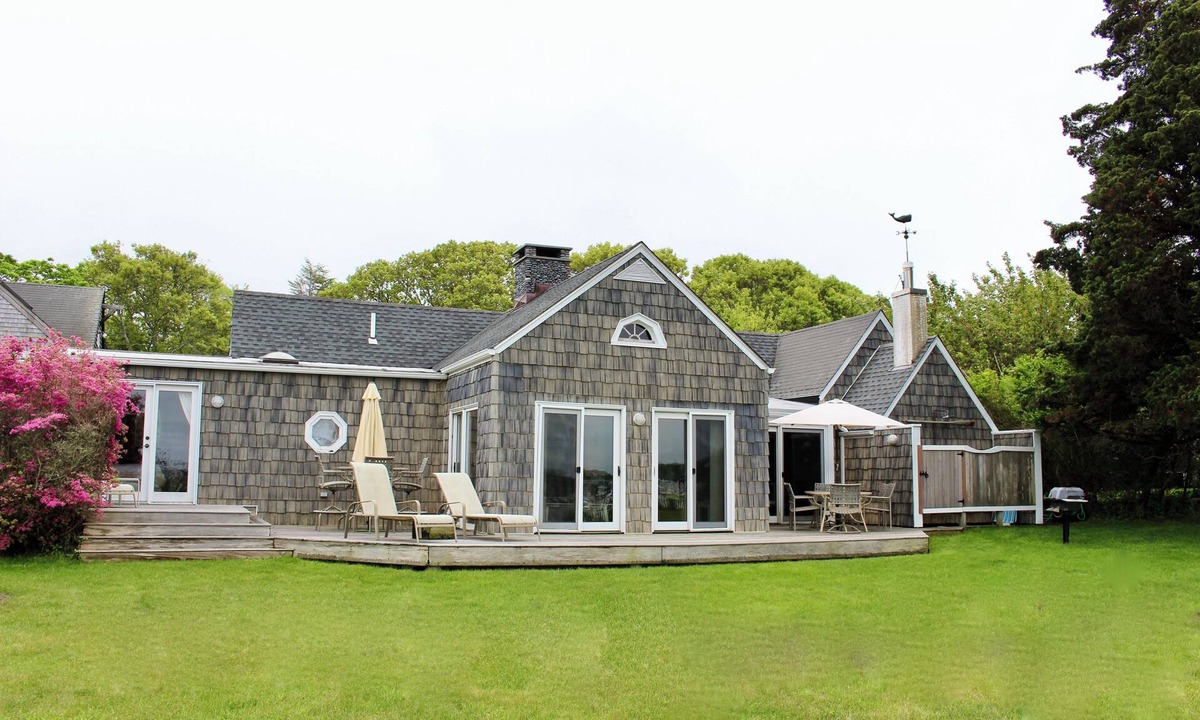 Lagoon Heights House | Charming Waterfront 2-bedroom house in beautiful Vineyard Haven