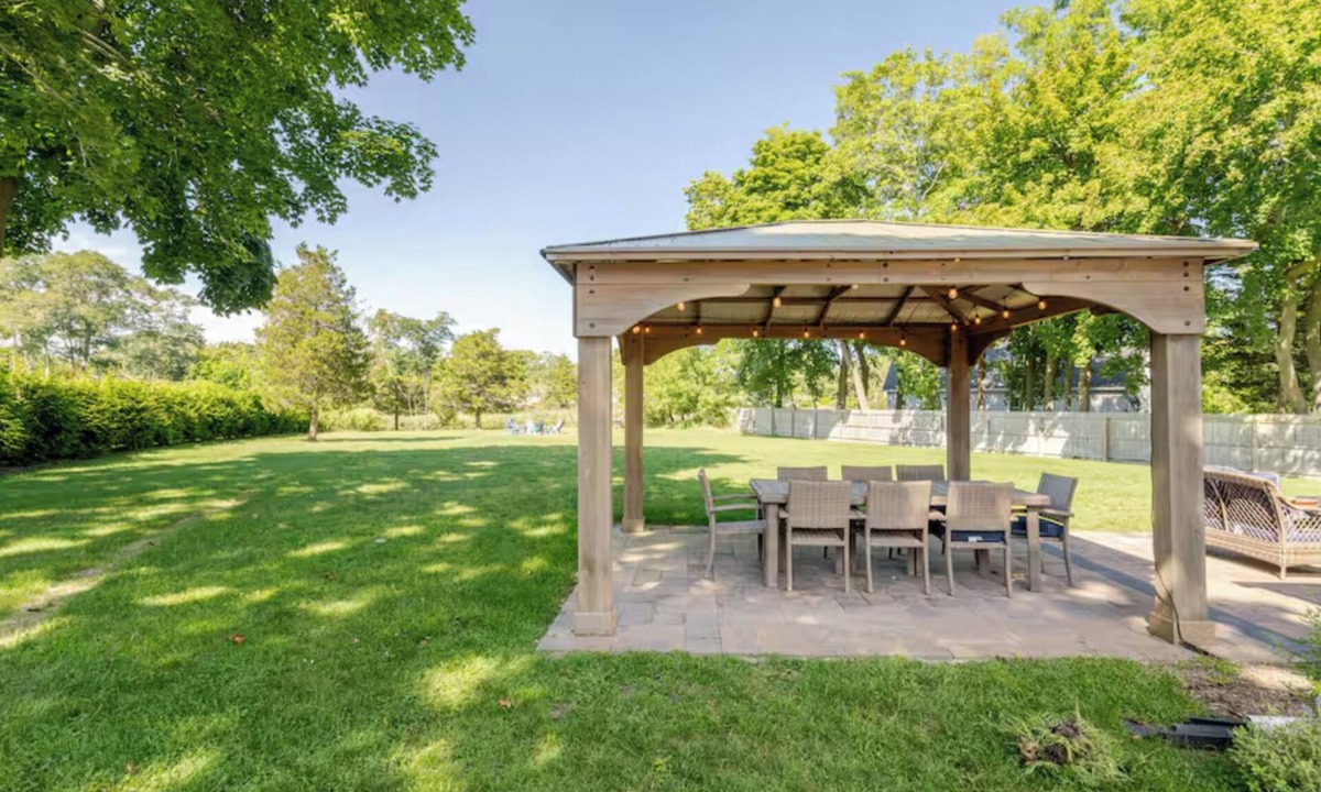 Town of Southold Town House | Charming waterfront, 3-bedroom house on Goose Creek in welcoming Southold