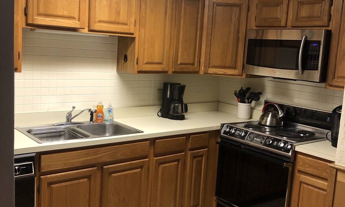 Jackson Condo | Christmas Mtn, Condo Skiing, Shopping, Next to Storyland