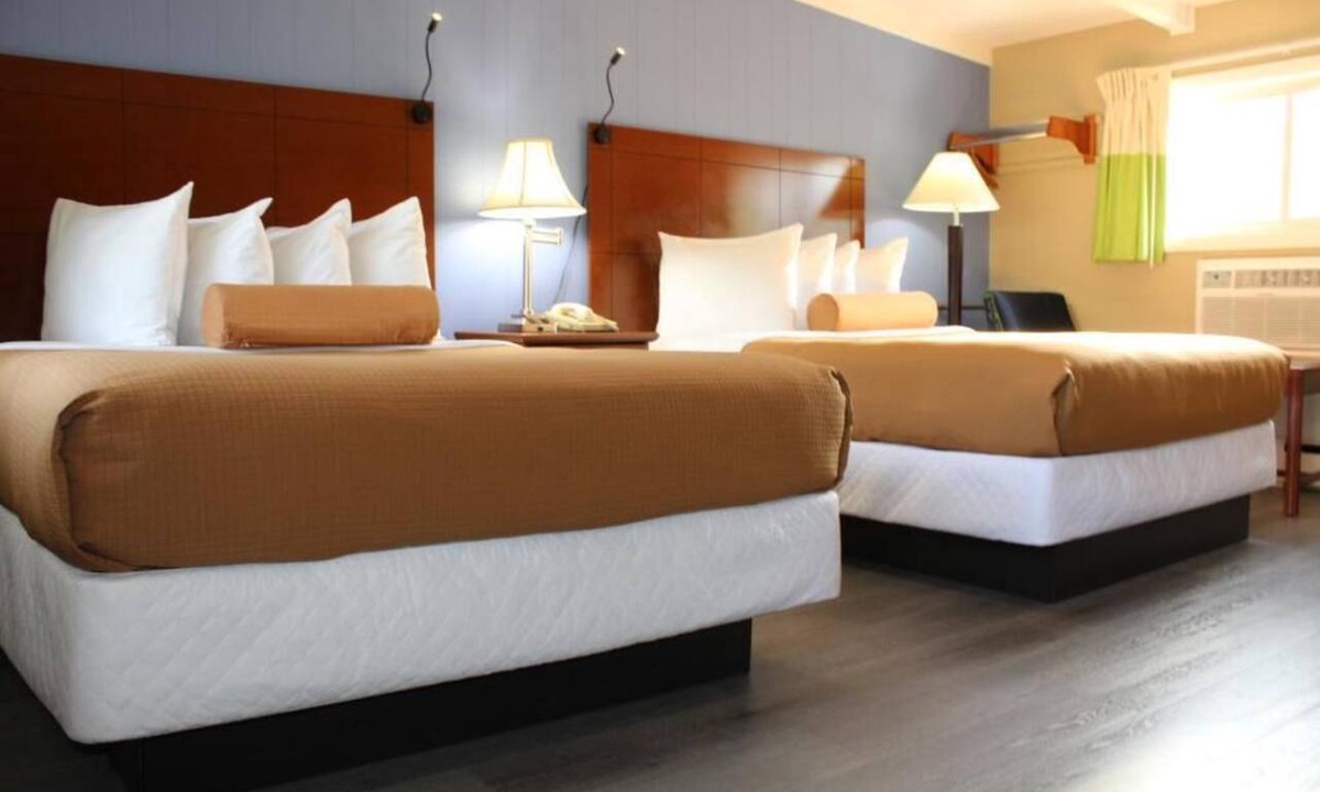 Claremont Hotel | Claremont Motor Lodge