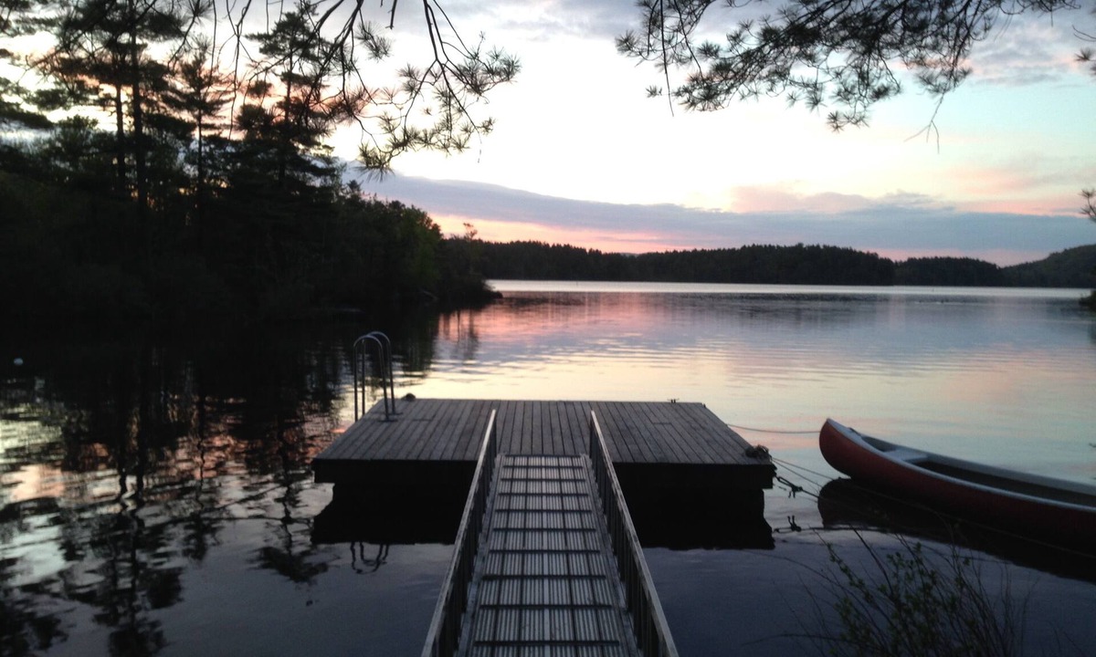 Camden Cabin | Classic Maine Lakefront Cabin—Private dock, modern updates, 3mi to Camden Harbor