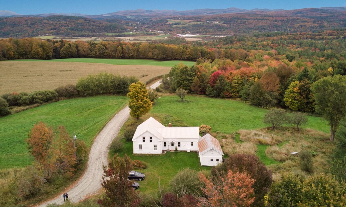 Craftsbury House | Classic Vermont Farmhouse - Gorgeous Views and Privacy