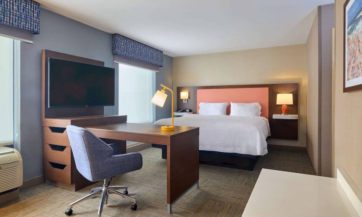 Smithfield Hotel | Clean, Quiet Room with Swimming Pool and Gym – Near Bryant University