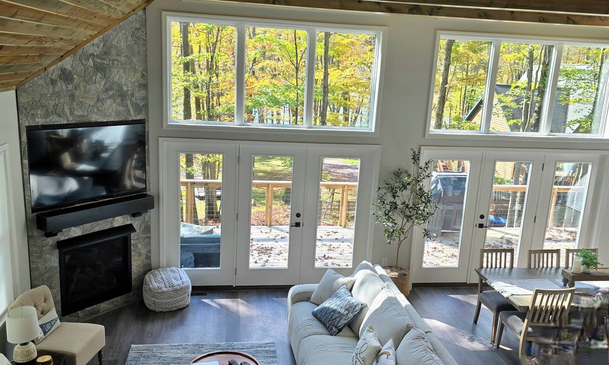 Alpine Lake House | Clover House at Alpine Lake with pool access.