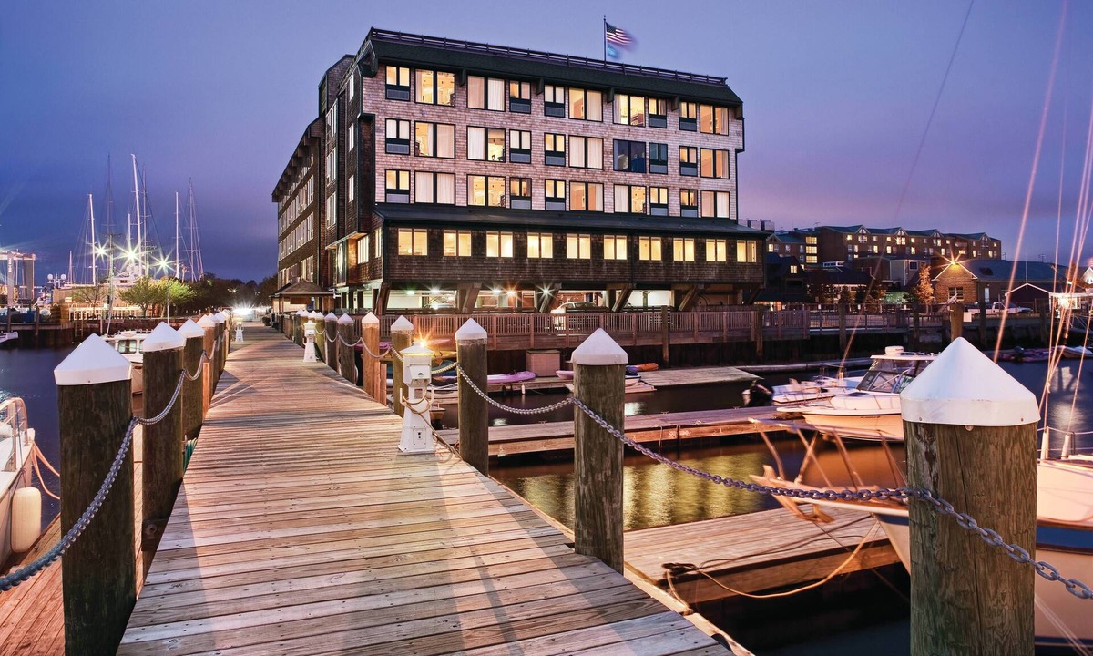 The Point Hotel | Club Wyndham Inn on Long Wharf