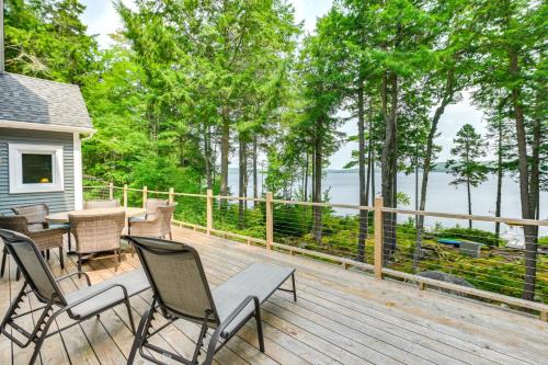 Ellsworth House | Coastal Branch Lake House w/Dock & Game Room